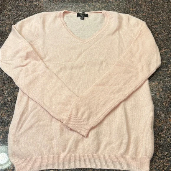 Charter Club Luxury 100% Cashmere , Blush V-Neck Sweater - Picture 5 of 6